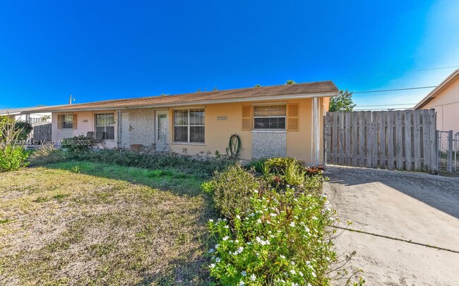 Building Photo - 2240 NE Rustic Way