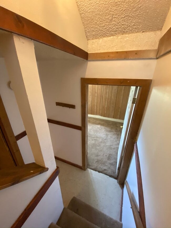 Building Photo - City of Gunnison Spacious 2 bedroom/2.5 bath!