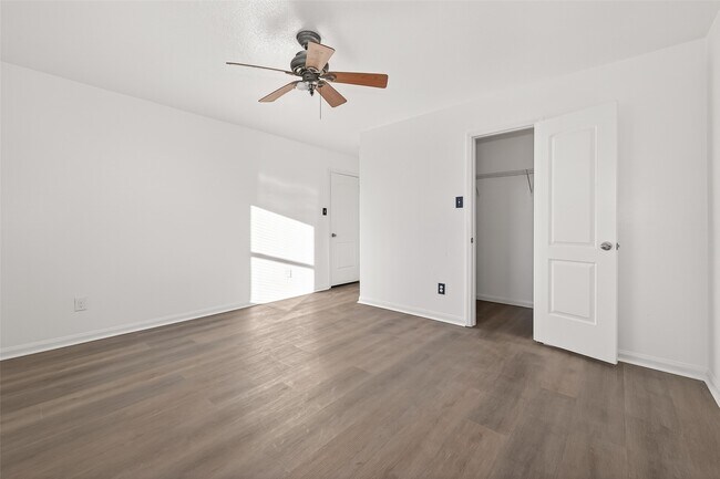 Building Photo - 20807 Echo Manor Dr