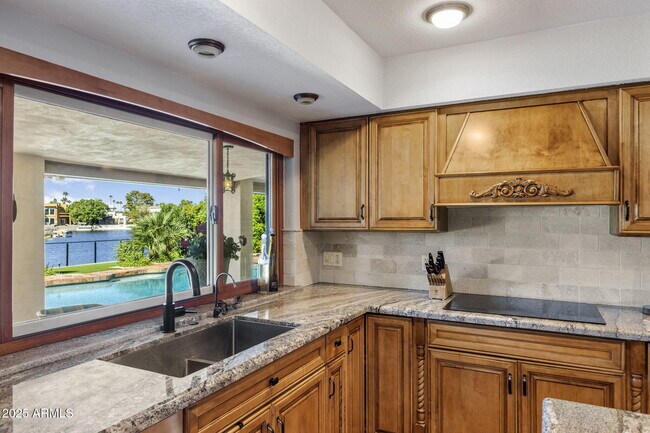 Building Photo - 7620 E Vía Del Placito