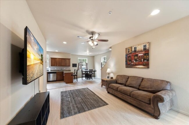 Building Photo - Railroad Springs Townhome for Rent!
