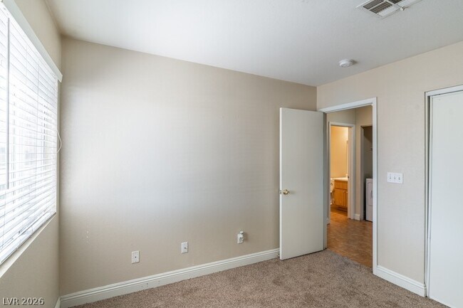 Building Photo - 3130 Meadow Flower Ave