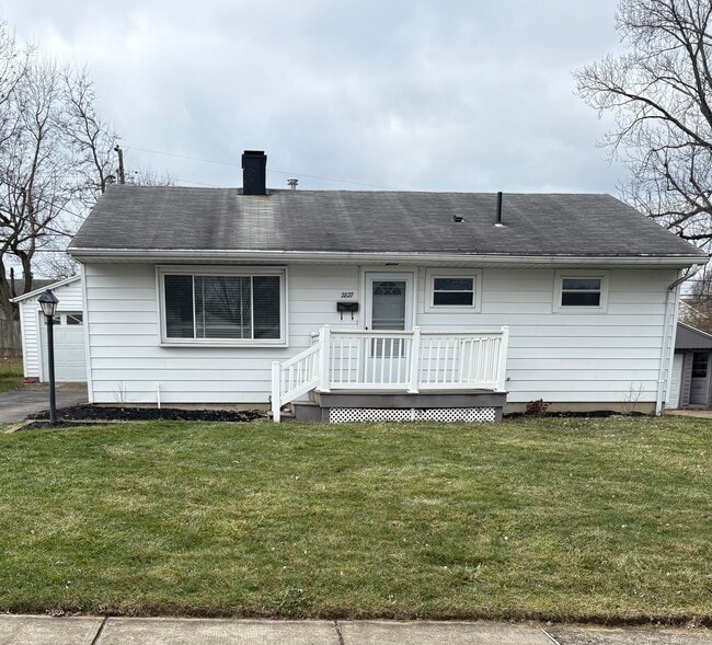 Primary Photo - 2827 Acosta St