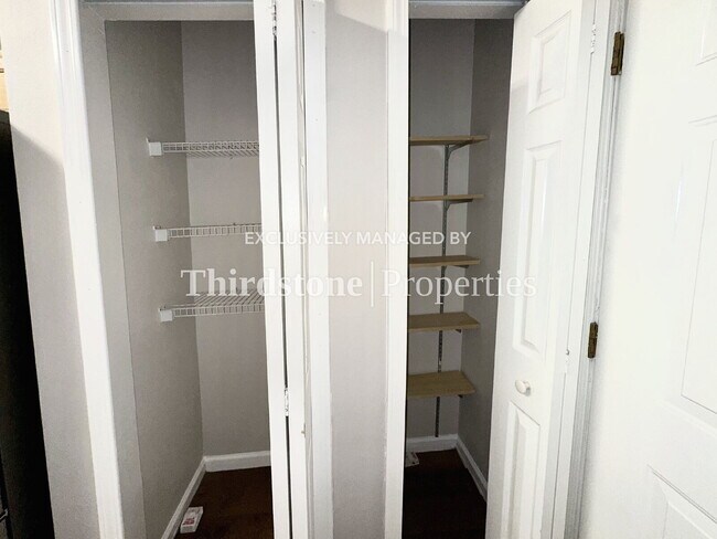 Building Photo - 7877 Playpen Ct