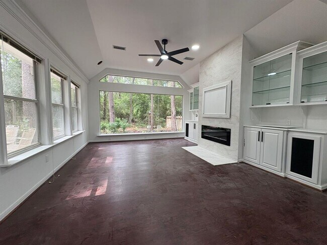 Building Photo - 93 N Acacia Park Cir