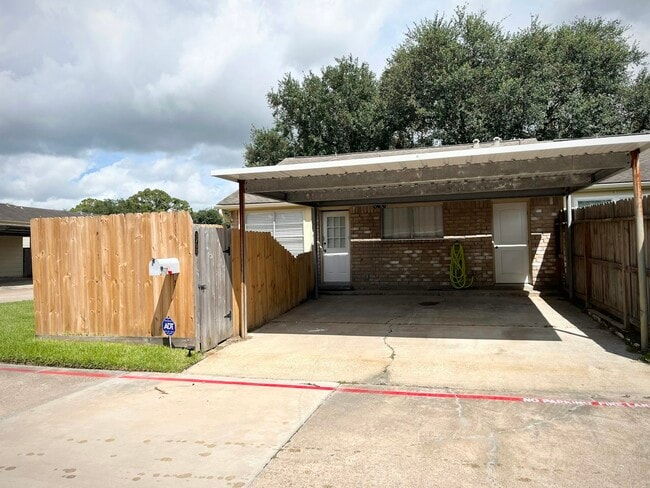 Building Photo - 3762 Laura Leigh Dr