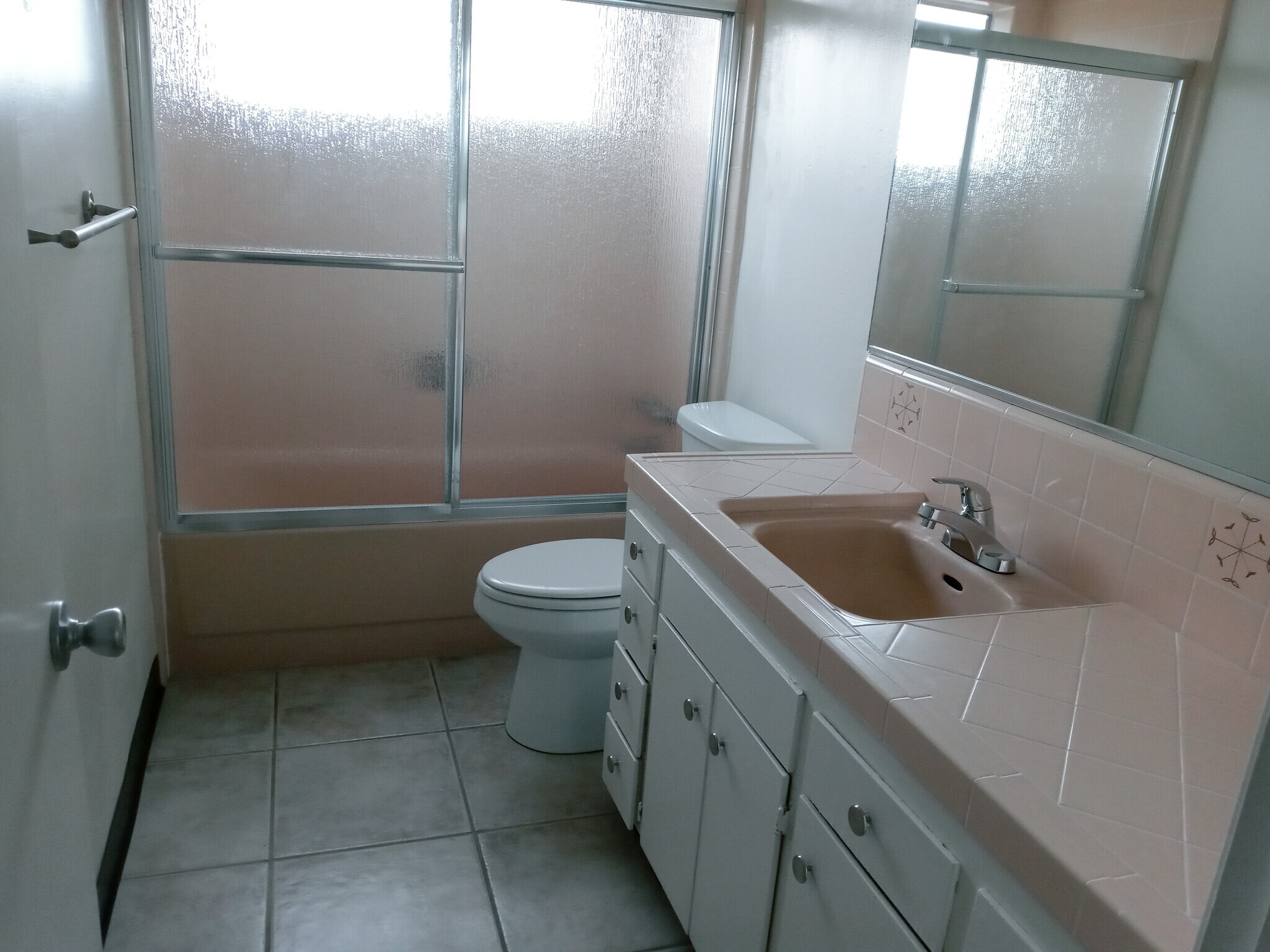 remodeled Bath - 3334 N Fruit Ave