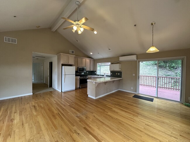 Building Photo - 25060 Soquel San Jose Rd