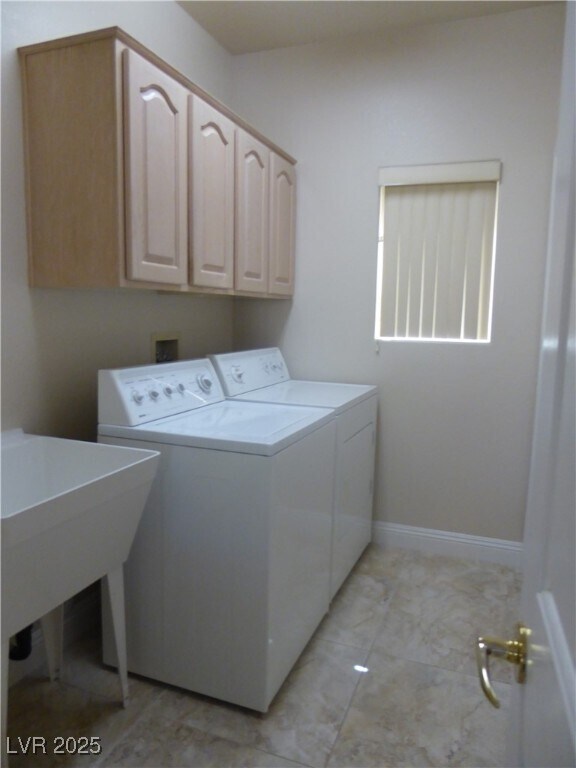 Building Photo - 2545 Youngdale Dr