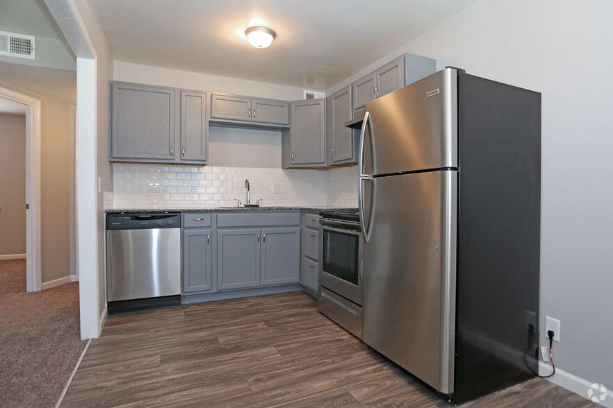 One-bedroom Kitchen - Melrose Place Apartments