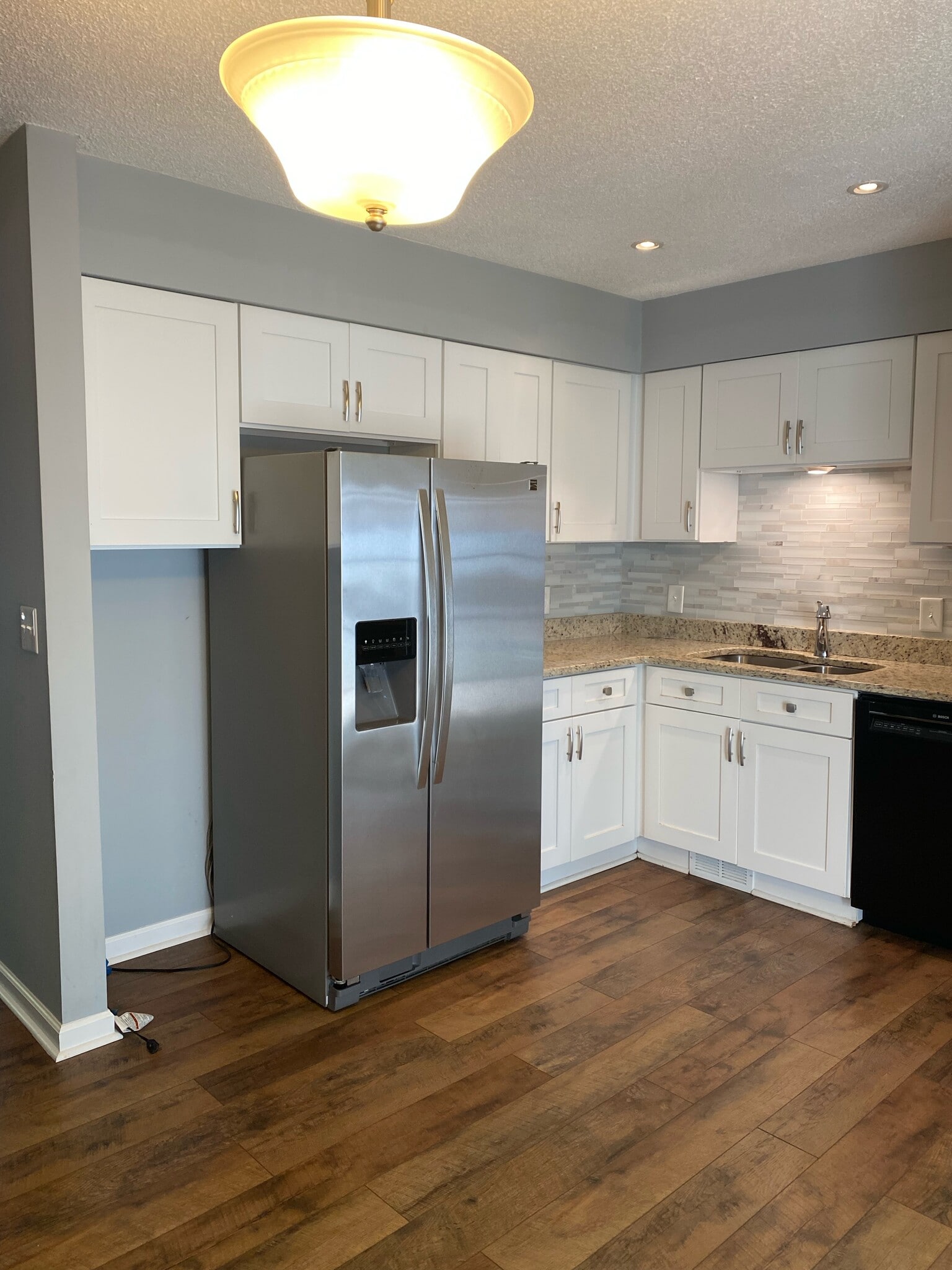 Kitchen - 6816 Ray Rd