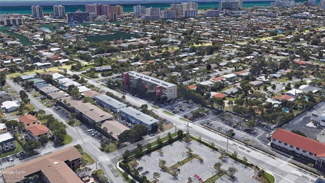 Building Photo - 2400 NE 10th St