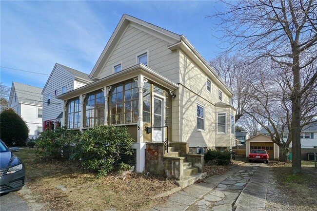 Building Photo - 5 Cummings Rd