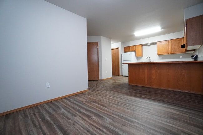 Building Photo - 79 E 2nd St N