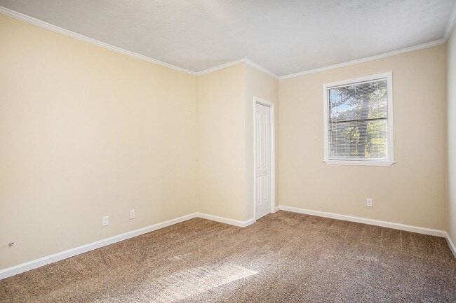 Building Photo - 4 bdrm, 2.5 bath in Stonecrest