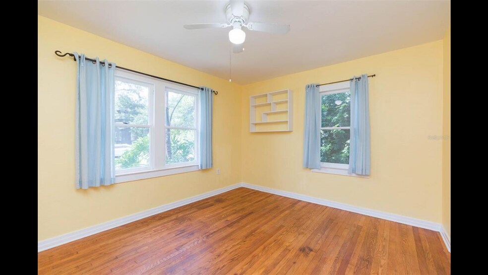 Building Photo - 1221 E Flora St