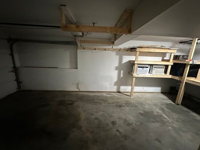 Building Photo - Charming 2BD/1BA Townhome in Burlington’s New North End