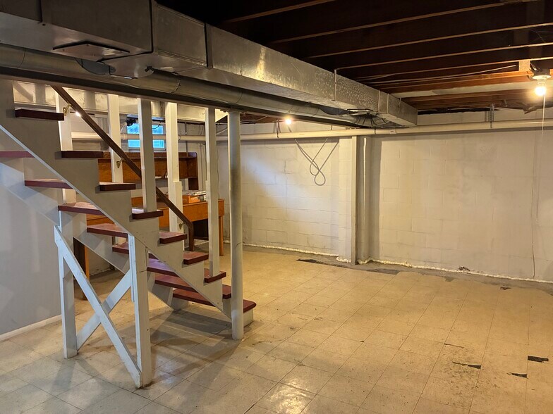 Building Photo - 3209 W 72nd St