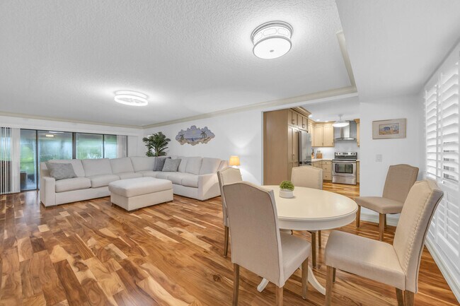 Building Photo - 25 SE Turtle Creek Dr