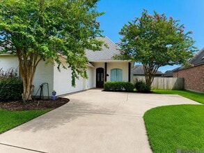Building Photo - 747 Portula Ave