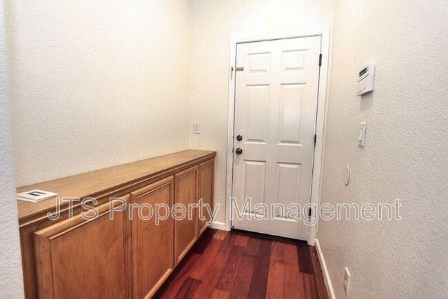 Building Photo - 5441 Mossy Stone Way