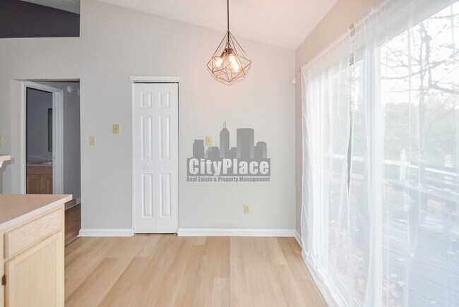 Building Photo - 5231 Pin Oak Dr