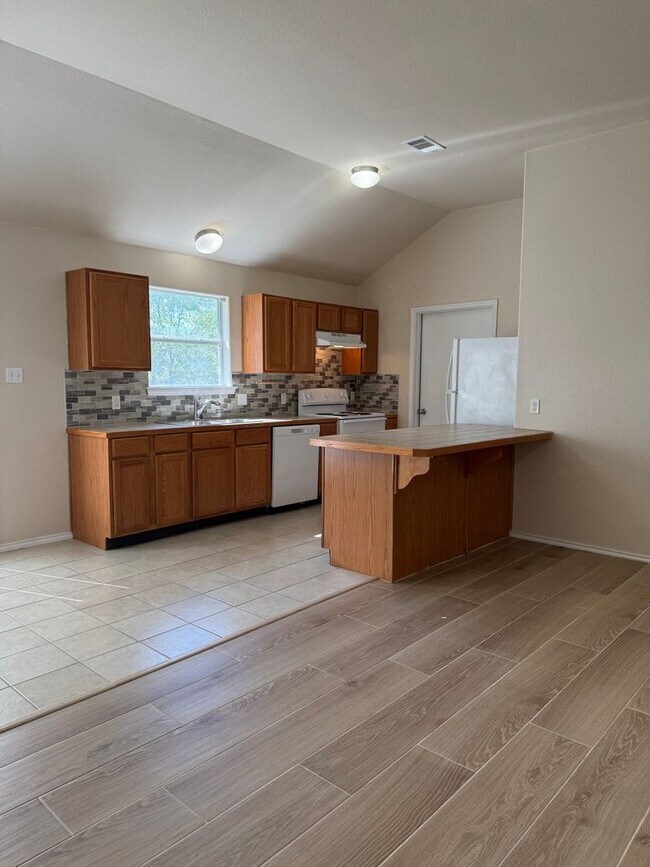 Building Photo - 400 Blue Shale Dr