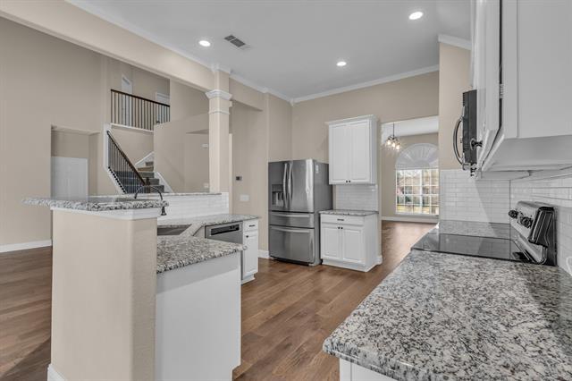 Building Photo - 754 Monterey Dr