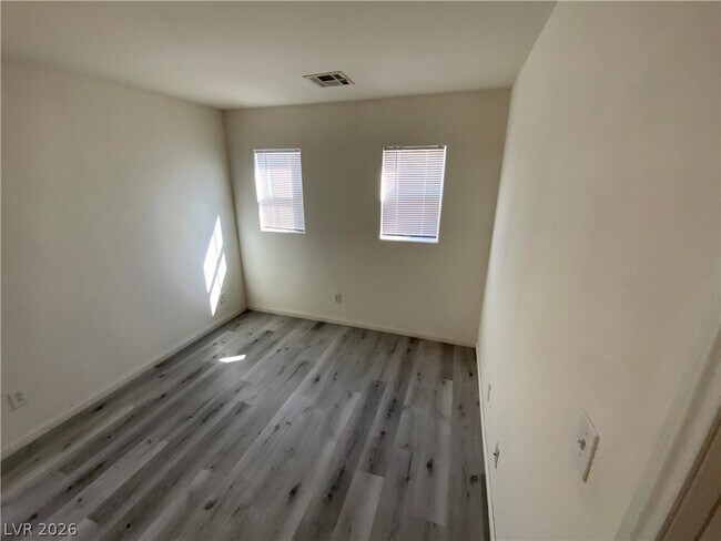 Building Photo - 1182 Enzo Ave
