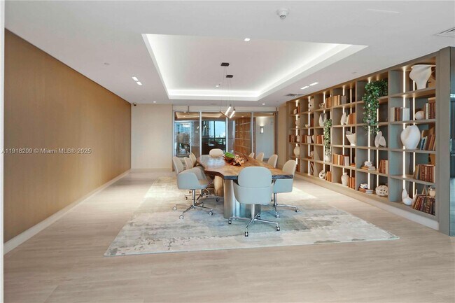 Building Photo - 900 Biscayne Blvd