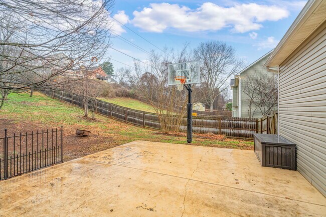 Building Photo - 8815 Brucewood Ln