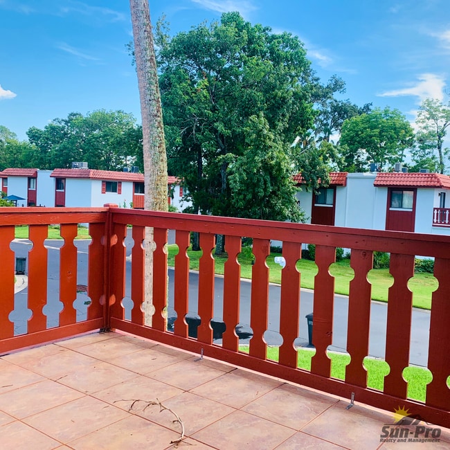 Building Photo - 2089 Oak Meadow Cir