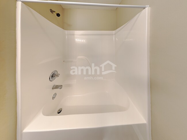 Building Photo - 10850 Chestnut Heath Court