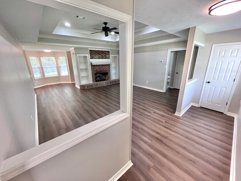 Building Photo - 2235 Millwood Dr
