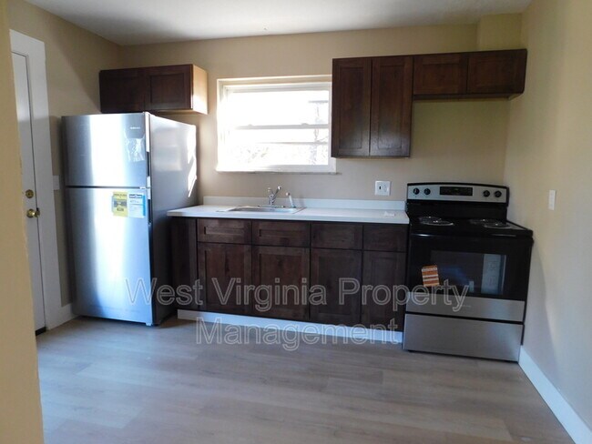 Building Photo - 98 Goodman Dr