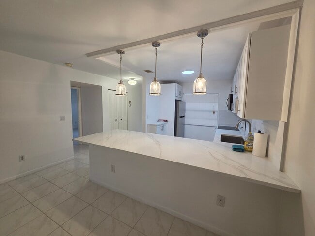 Building Photo - 9187 Norte Lago