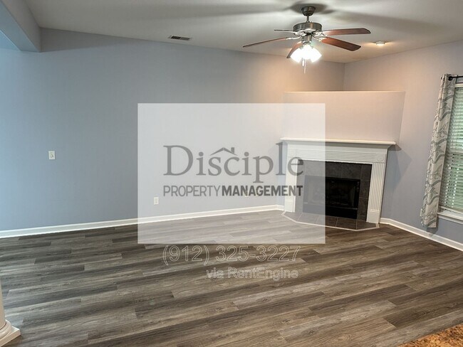 Building Photo - 250 Summer Hill Way