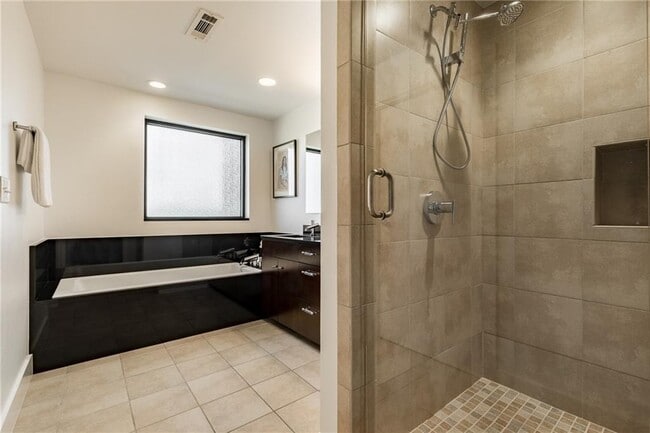 Building Photo - 345 NE 4th St