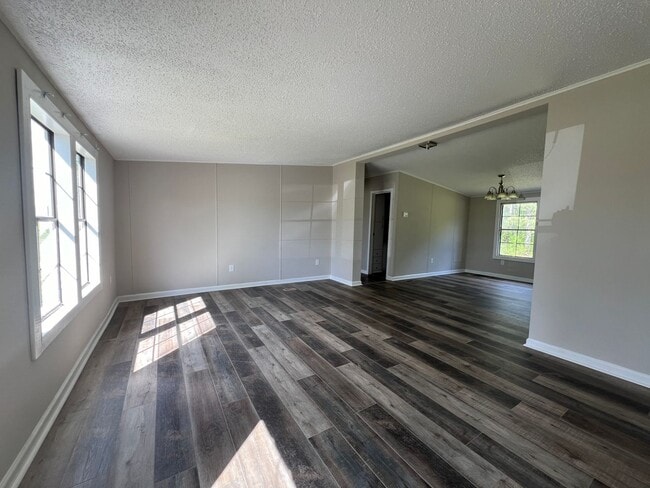 Building Photo - 253 Chicken Ln