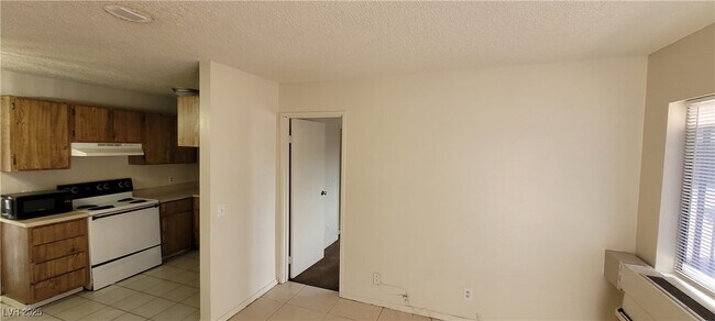 Building Photo - 4955 Jeffreys St