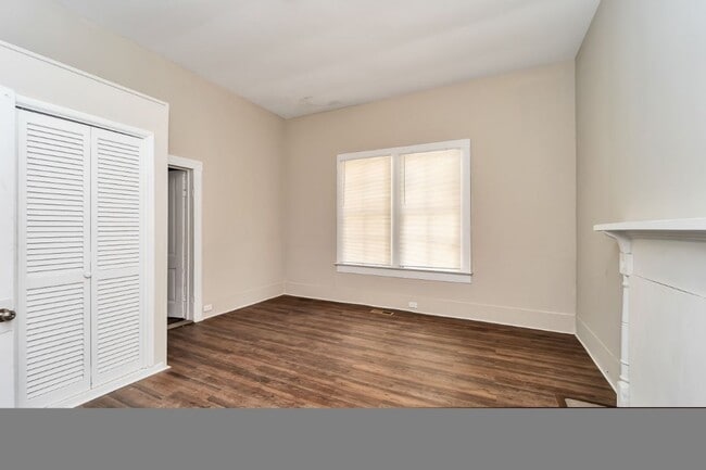 Building Photo - Talladega Beauty! Renovated 4BR/2BA with Huge Covered Porch