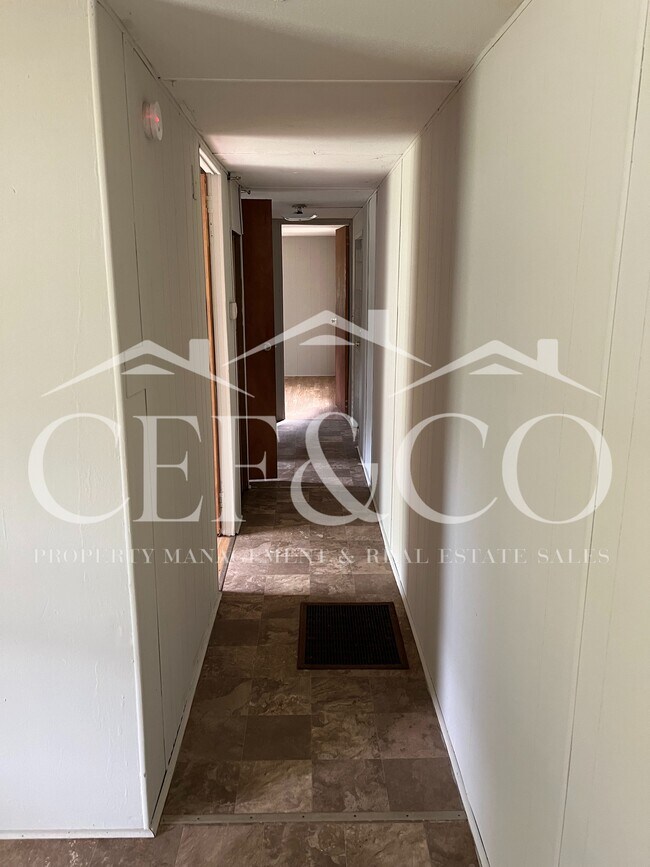 560 Thompson Chapel Rd 560 Thompson Chapel Rd Spartanburg SC 29307