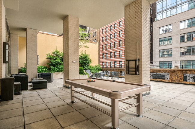 Building Photo - 35 W 33rd St