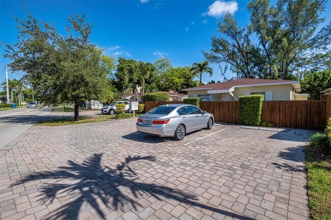 Building Photo - 2020 Miami Rd