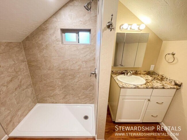 Building Photo - 2334 Augusta St