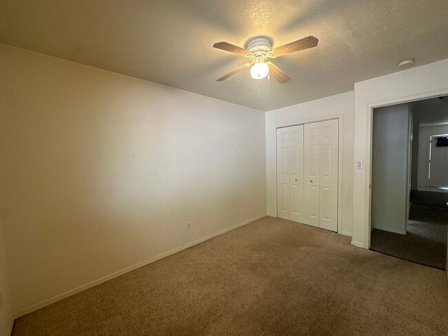 Building Photo - 2 bedroom 2 bathroom duplex available for ...