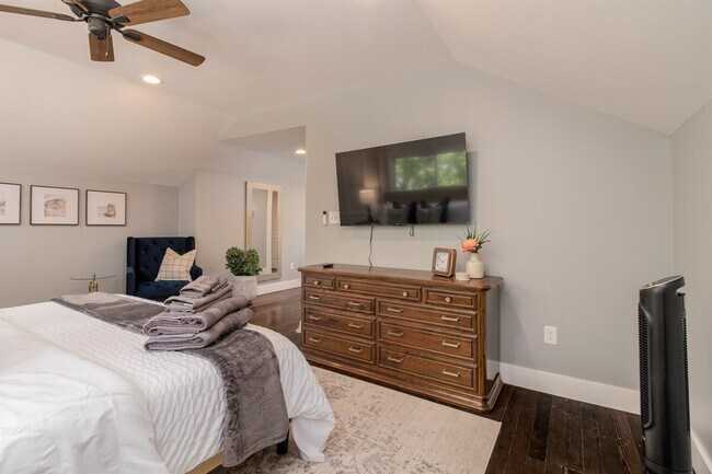 Building Photo - 23366 Hoover Ave