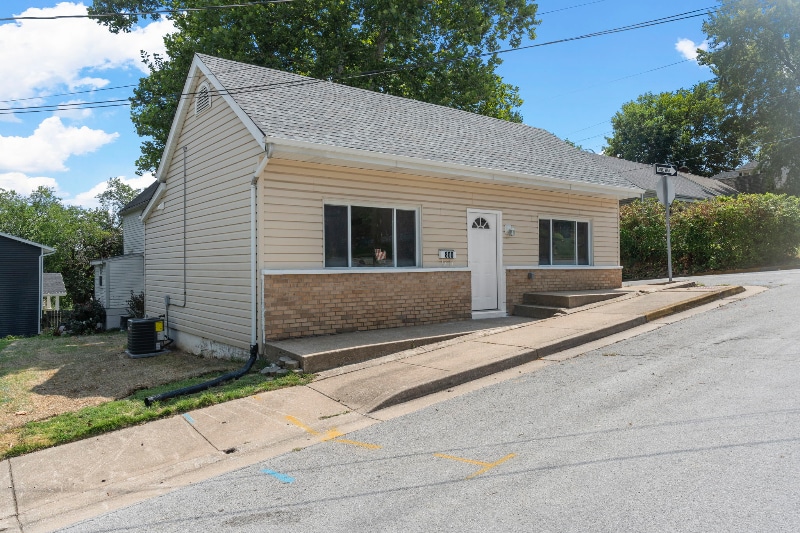 Building Photo - 800 N 4th St