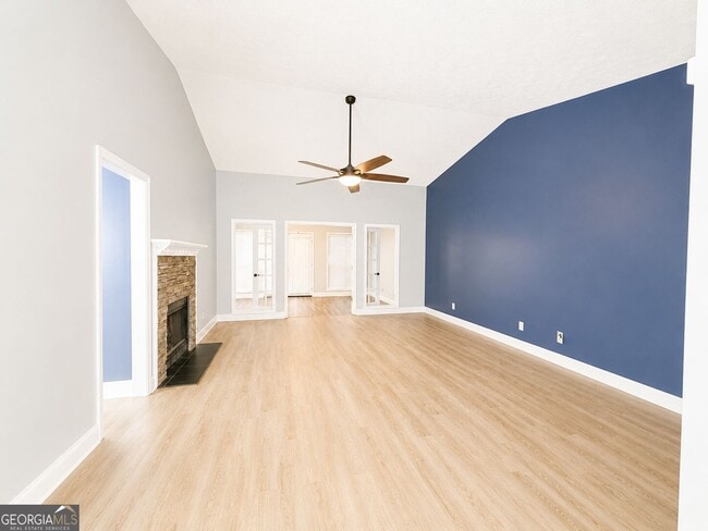 Building Photo - 7061 N Shore Dr