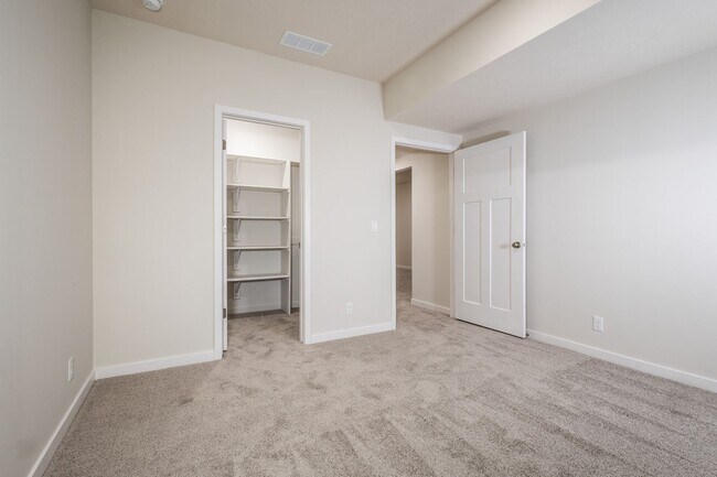 Building Photo - Top Of The Line Newly Built Duplex!